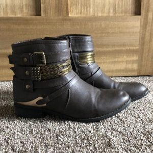 Ankle boots